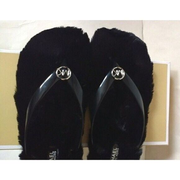 New! MICHAEL KORS Logo Women's Faux Fur Flip Flop Thong Sandals Black - Picture 7 of 8